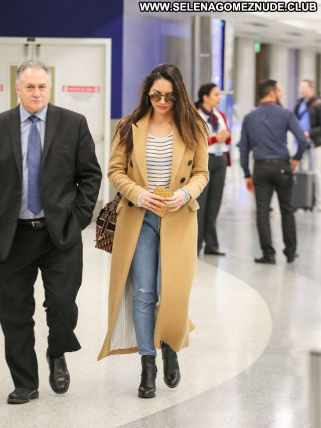 Olivia Munn Lax Airport Babe Paparazzi Angel Beautiful Posing Hot Los