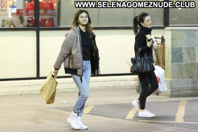 Selena Gomez Los Angeles Los Angeles Posing Hot Beautiful Celebrity