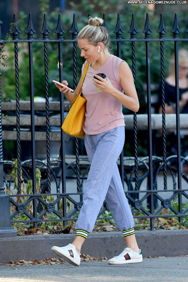 Sienna Miller No Source Posing Hot Beautiful Babe Sexy Celebrity