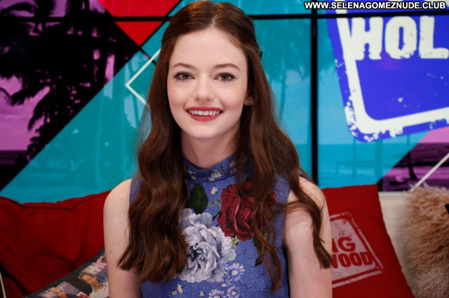 Mackenzie Foy No Source Sexy Beautiful Celebrity Posing Hot Babe