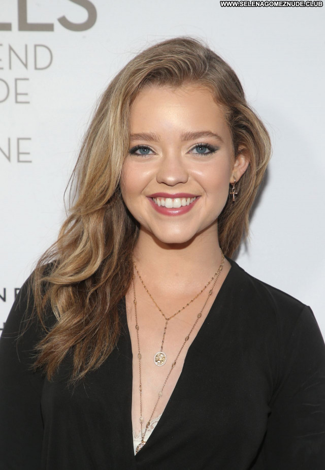 Jade Pettyjohn No Source Posing Hot Sexy Beautiful Babe Celebrity