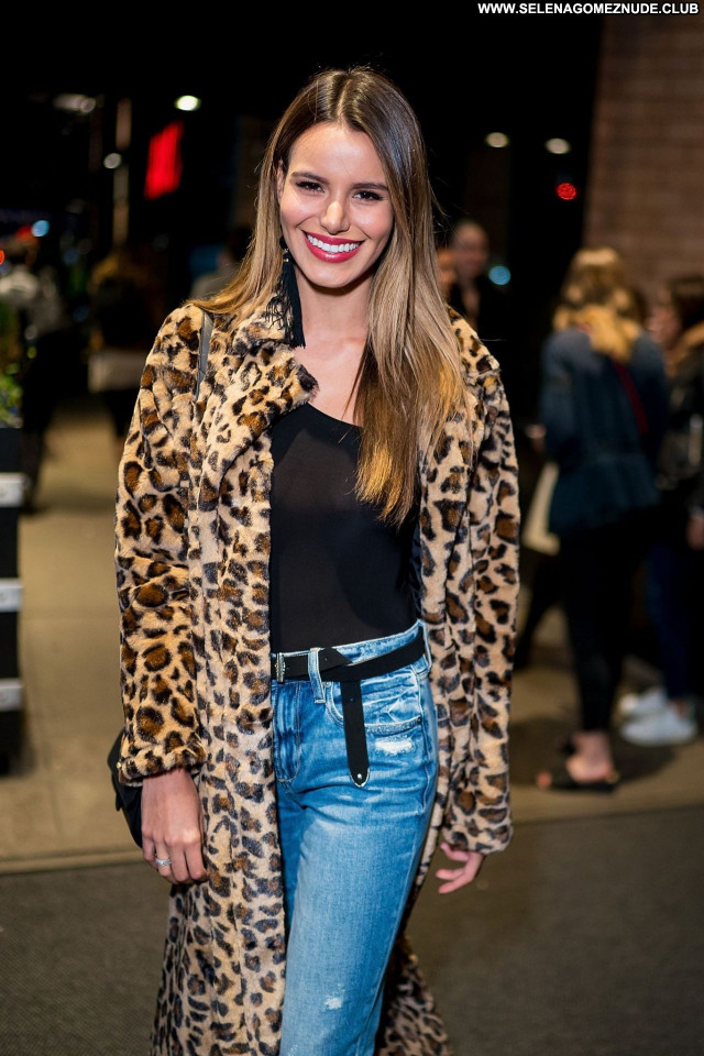 Madison Reed No Source Celebrity Posing Hot Beautiful Sexy Babe
