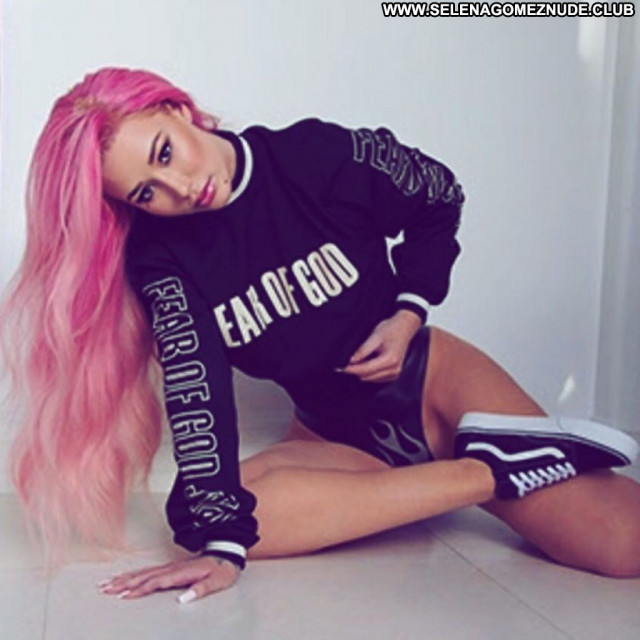 Iggy Azalea No Source Beautiful Sexy Babe Celebrity Posing Hot