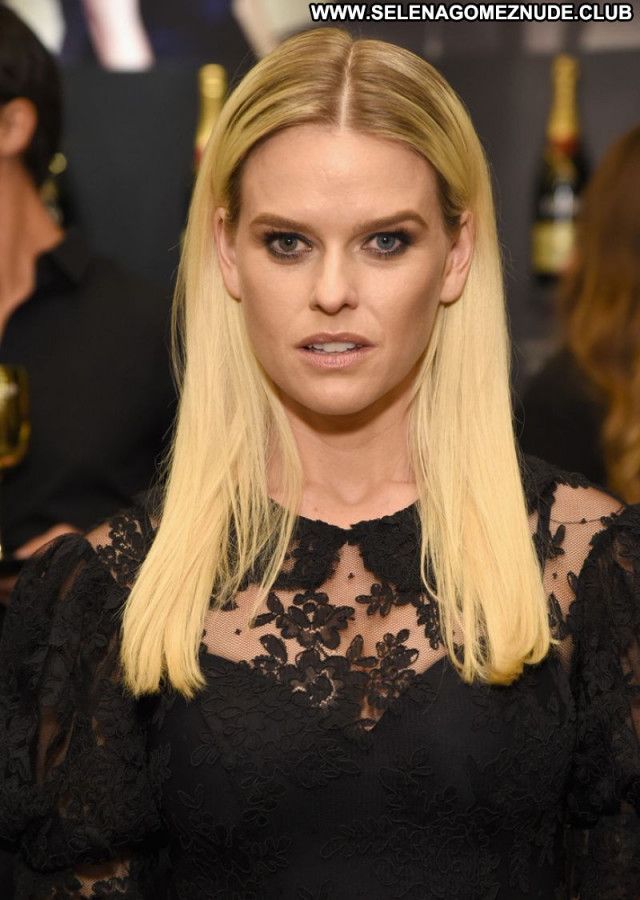 Alice Eve No Source  Sexy Beautiful Posing Hot Celebrity Babe