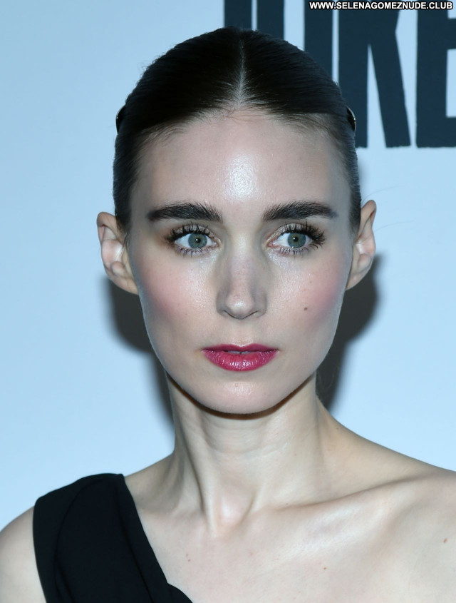 Rooney Mara No Source Posing Hot Babe Sexy Celebrity Beautiful