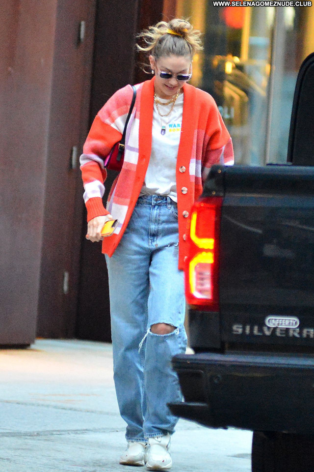Gigi Hadid No Source Beautiful Celebrity Babe Posing Hot Sexy