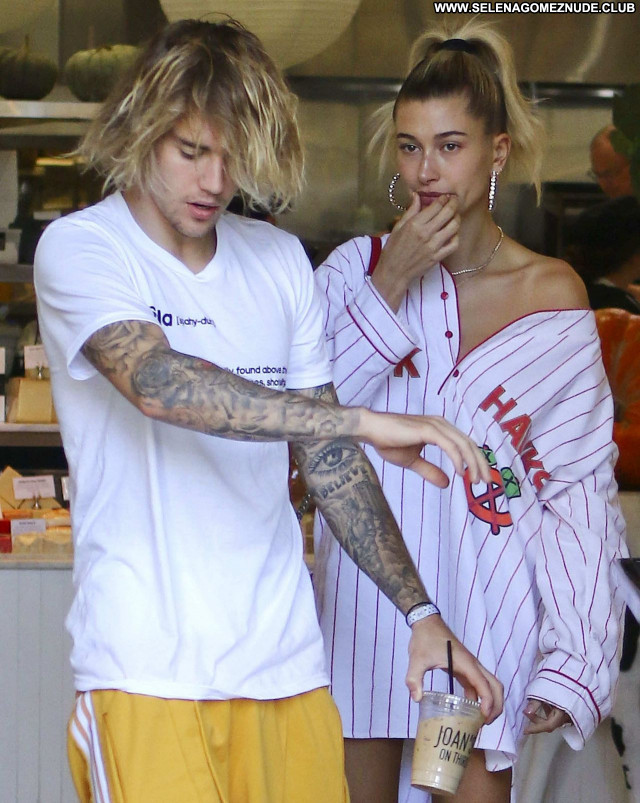 Hailey Baldwin No Source Babe Posing Hot Sexy Celebrity Beautiful