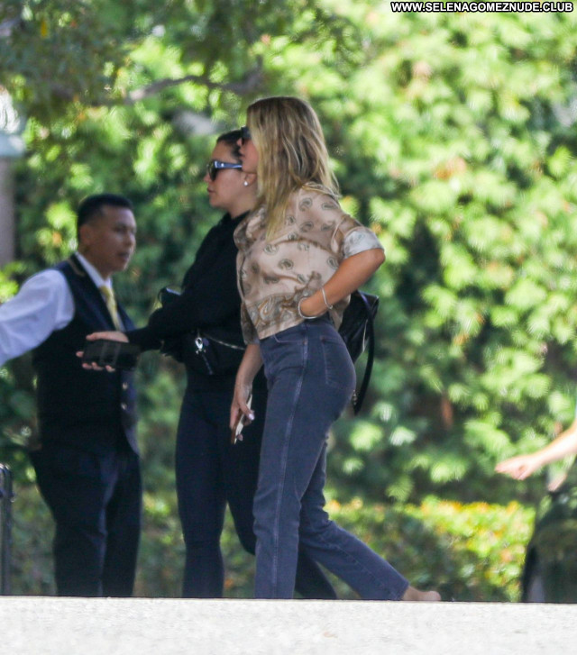 Sofia Richie No Source Posing Hot Babe Beautiful Celebrity Sexy