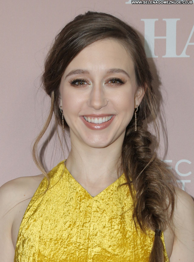 Taissa Farmiga No Source Celebrity Posing Hot Sexy Babe Beautiful