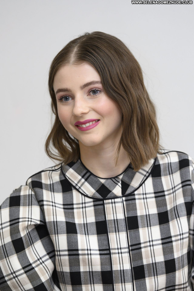 Thomasin Mckenzie No Source Celebrity Babe Beautiful Sexy Posing Hot