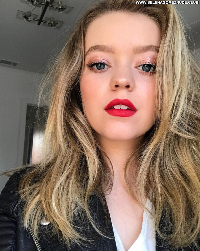 Jade Pettyjohn No Source  Babe Sexy Beautiful Celebrity Posing Hot