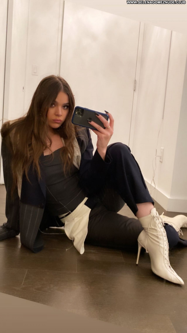 Hailee Steinfeld No Source Sexy Celebrity Posing Hot Babe Beautiful