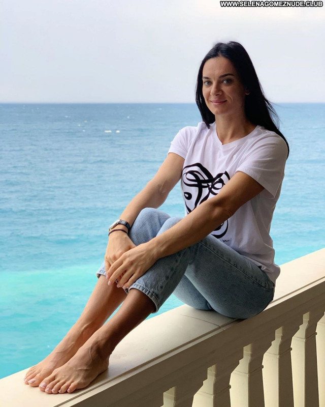 Yelena Isinbayeva No Source Sexy Beautiful Posing Hot Babe Celebrity