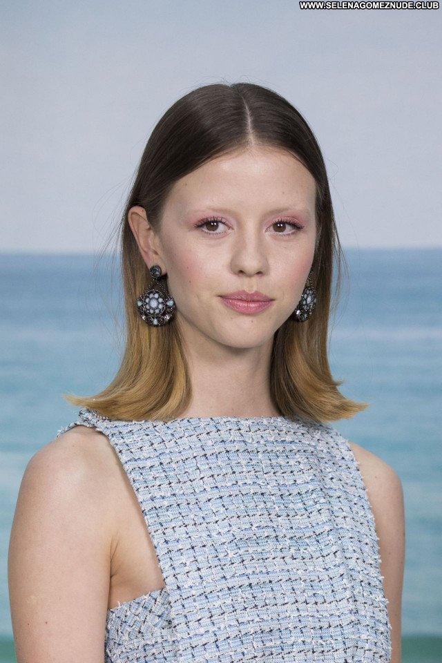 Mia Goth No Source Beautiful Celebrity Babe Posing Hot Sexy