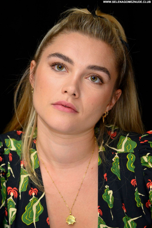 Florence Pugh No Source Sexy Posing Hot Beautiful Celebrity Babe