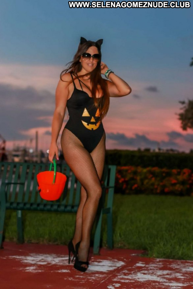 Claudia Romani Miami Beach Posing Hot Celebrity Babe Beautiful