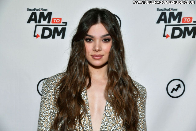 Hailee Steinfeld No Source Sexy Posing Hot Beautiful Celebrity Babe