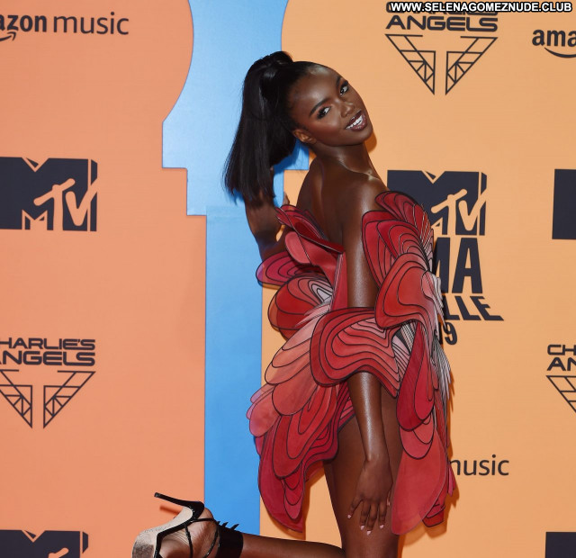 Leomie Anderson No Source Posing Hot Sexy Celebrity Babe Beautiful