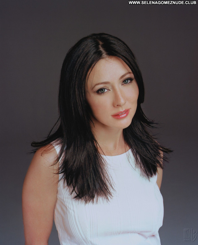 Shannen Doherty No Source Celebrity Beautiful Posing Hot Asian Babe