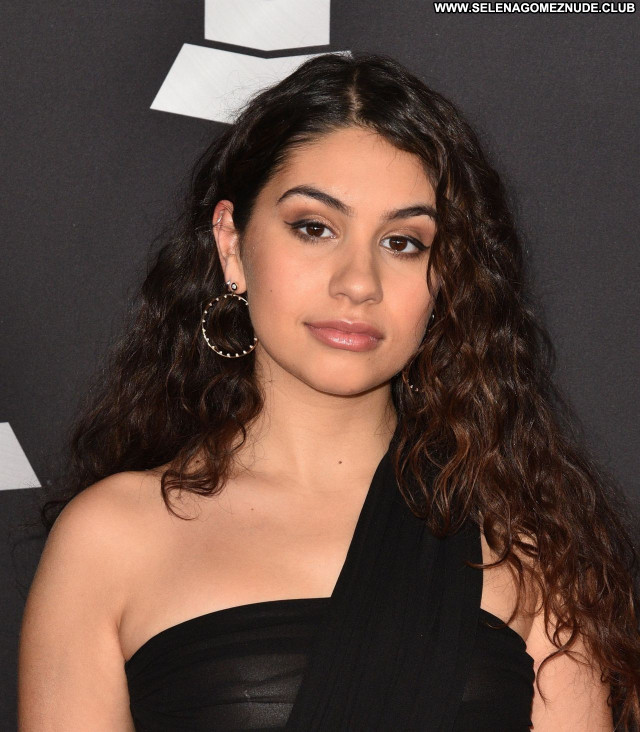 Alessia Cara No Source Babe Celebrity Beautiful Sexy Posing Hot