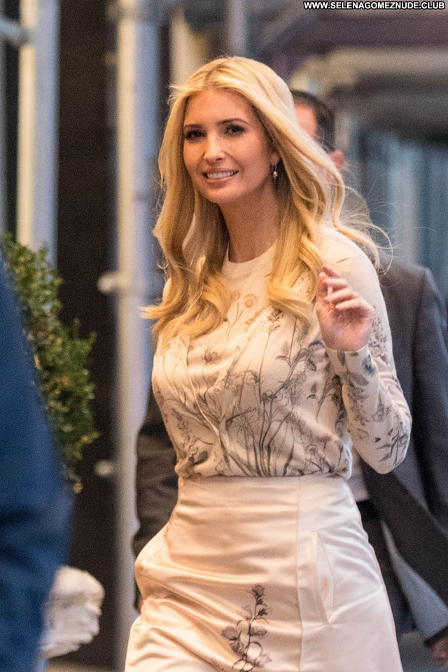 Ivanka Trump No Source Beautiful Babe Sexy Celebrity Posing Hot