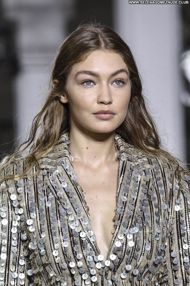 Gigi Hadid No Source Babe Sexy Posing Hot Beautiful Celebrity