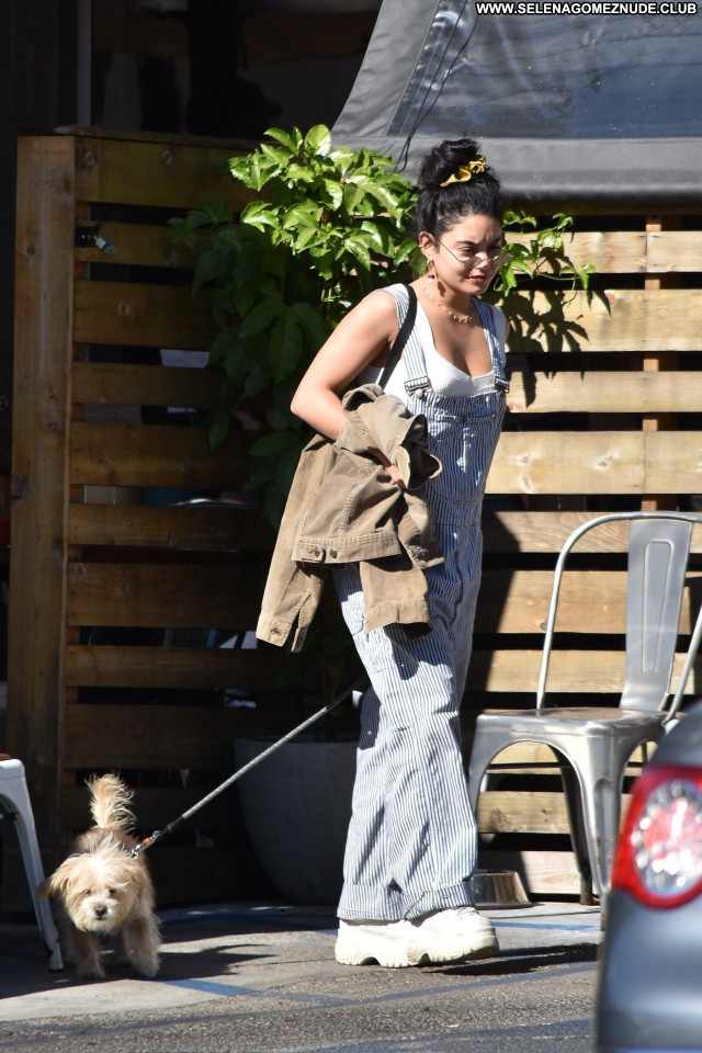 Vanessa Hudgens No Source Beautiful Celebrity Posing Hot Babe Sexy