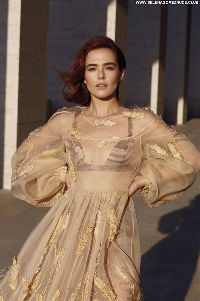 Zoey Deutch No Source Sexy Babe Beautiful Posing Hot Celebrity