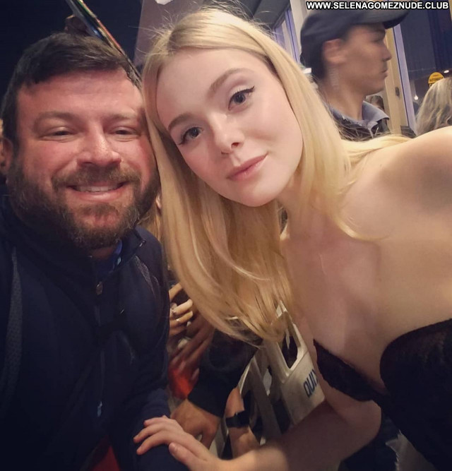 Elle Fanning No Source Posing Hot Celebrity Beautiful Babe Sexy