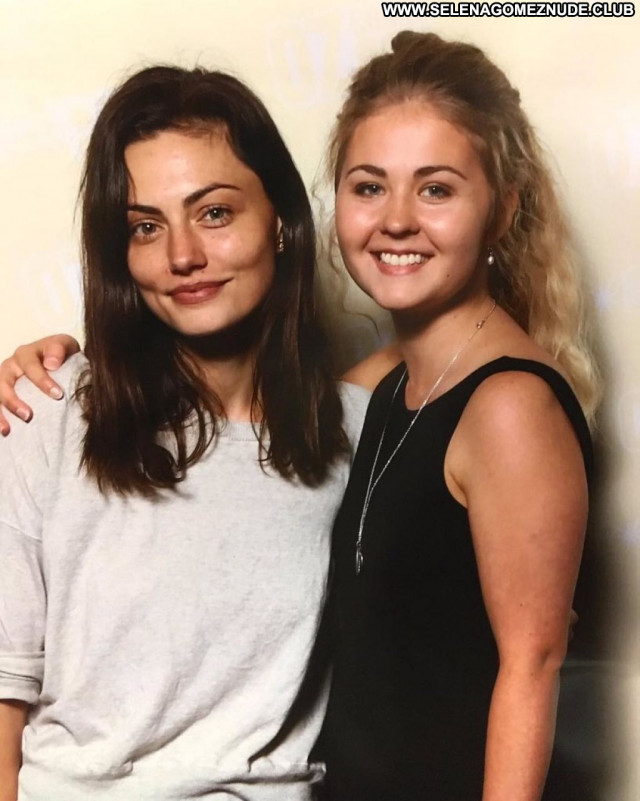 Phoebe Tonkin No Source Babe Beautiful Posing Hot Celebrity Sexy