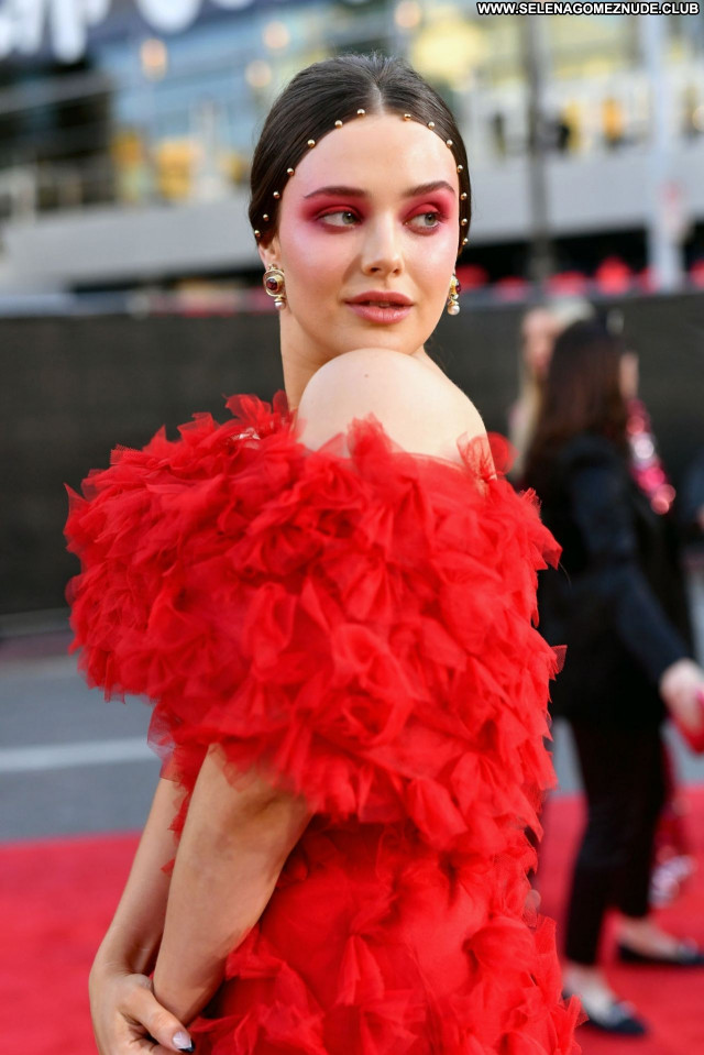 Katherine Langford No Source Celebrity Posing Hot Beautiful Sexy Babe