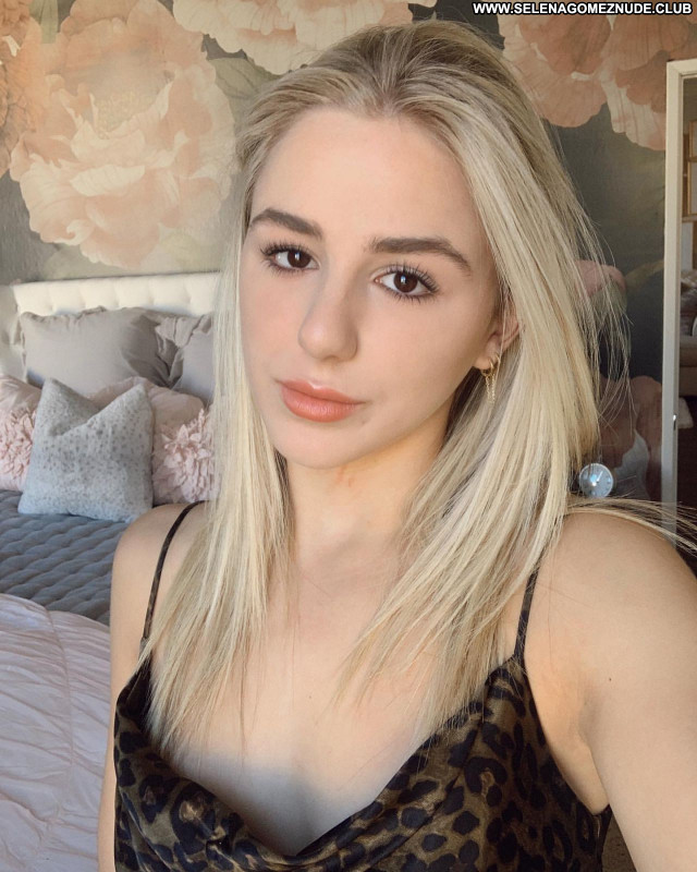 Chloe Lukasiak No Source Beautiful Celebrity Babe Sexy Posing Hot