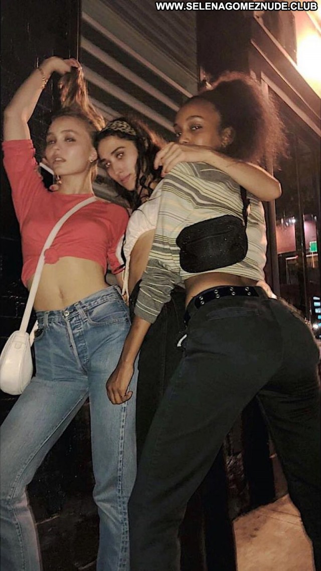 Lily Rose Depp No Source Babe Sexy Beautiful Posing Hot Celebrity