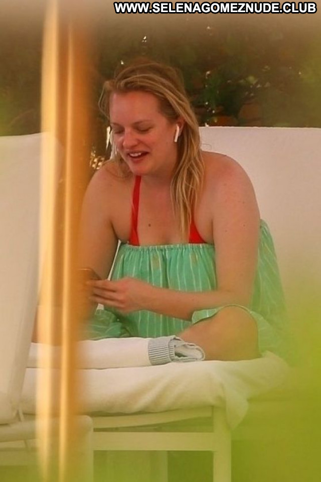 Elisabeth Moss No Source Celebrity Babe Posing Hot Beautiful Sexy