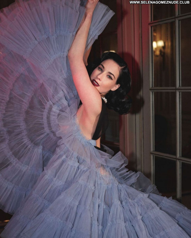 Dita Von No Source  Sexy Posing Hot Beautiful Celebrity Babe