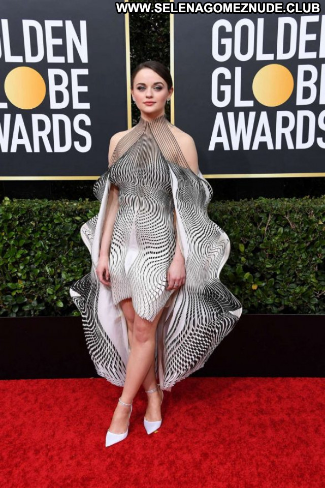 Joey King Golden Globe Awards Babe Posing Hot Beautiful Celebrity