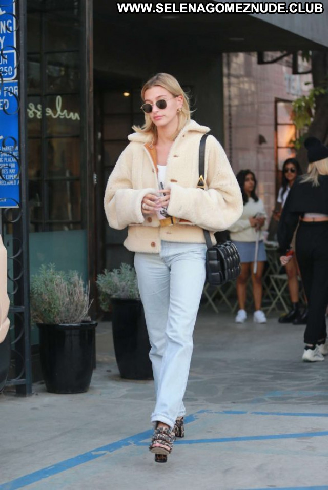 Hailey Bieber Los Angeles Babe Paparazzi Posing Hot Beautiful