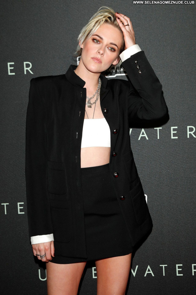 Kristen Stewart No Source Posing Hot Beautiful Babe Sexy Celebrity