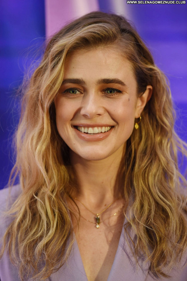 Melissa Roxburgh No Source Babe Beautiful Posing Hot Celebrity Sexy