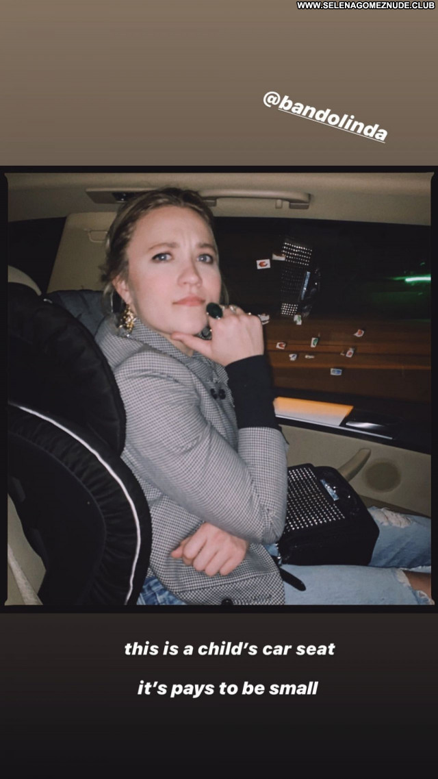 Emily Osment No Source  Babe Sexy Beautiful Posing Hot Celebrity