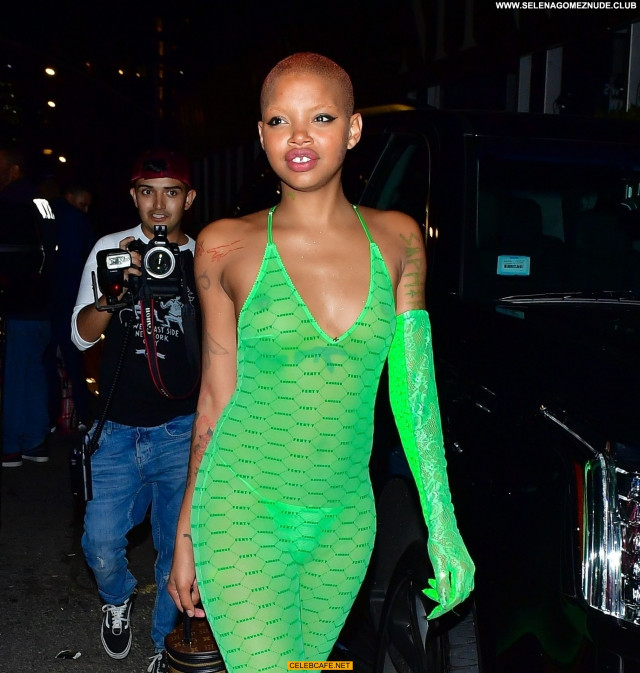 Slick Woods New York  Celebrity Babe Posing Hot Woods Bra See Through