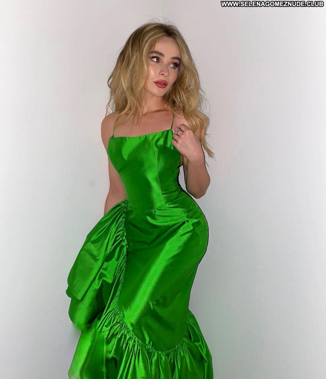 Sabrina Carpenter No Source Posing Hot Beautiful Babe Celebrity Sexy