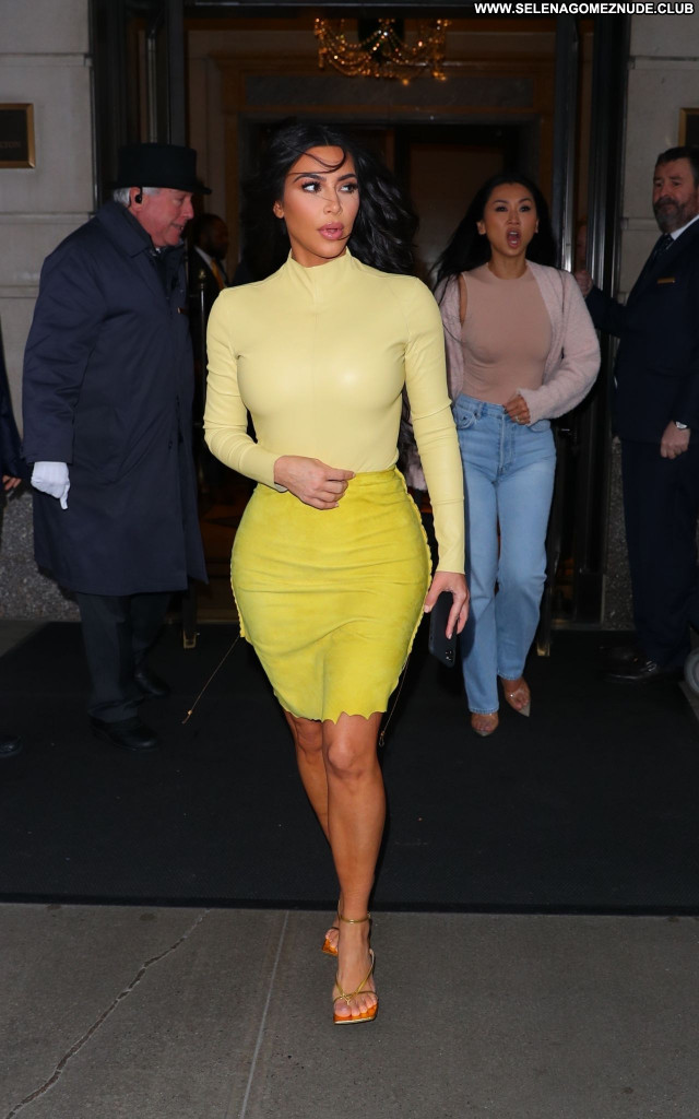 Kim Kardashian No Source Beautiful Sexy Celebrity Posing Hot Babe