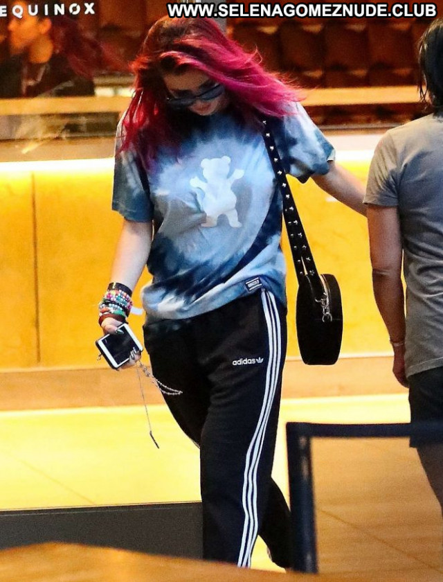 Bella Thorne Los Angeles Paparazzi Los Angeles Babe Beautiful Angel