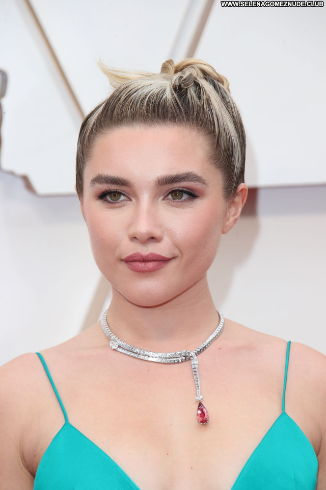 Florence Pugh No Source Sexy Beautiful Babe Posing Hot Celebrity