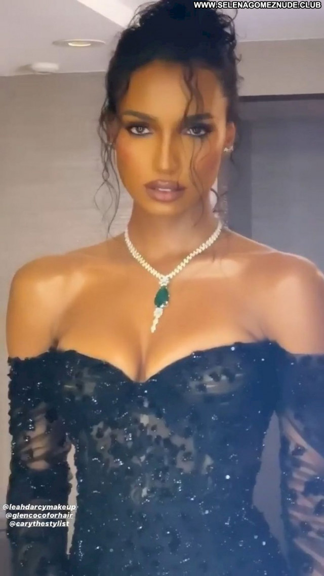 Jasmine Tookes No Source Big Tits Babe Party Celebrity Breasts