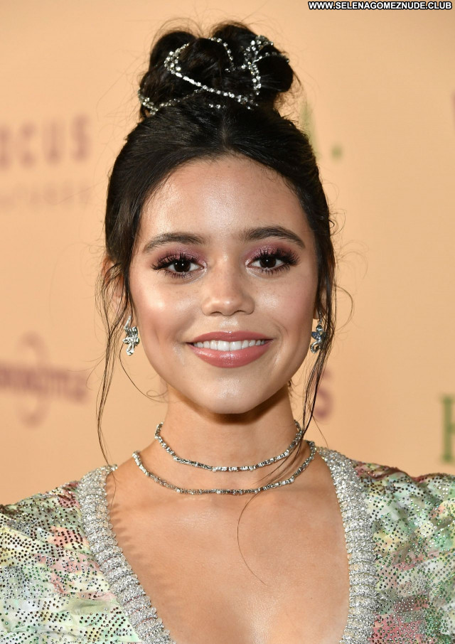 Jenna Ortega No Source Sexy Babe Celebrity Beautiful Posing Hot