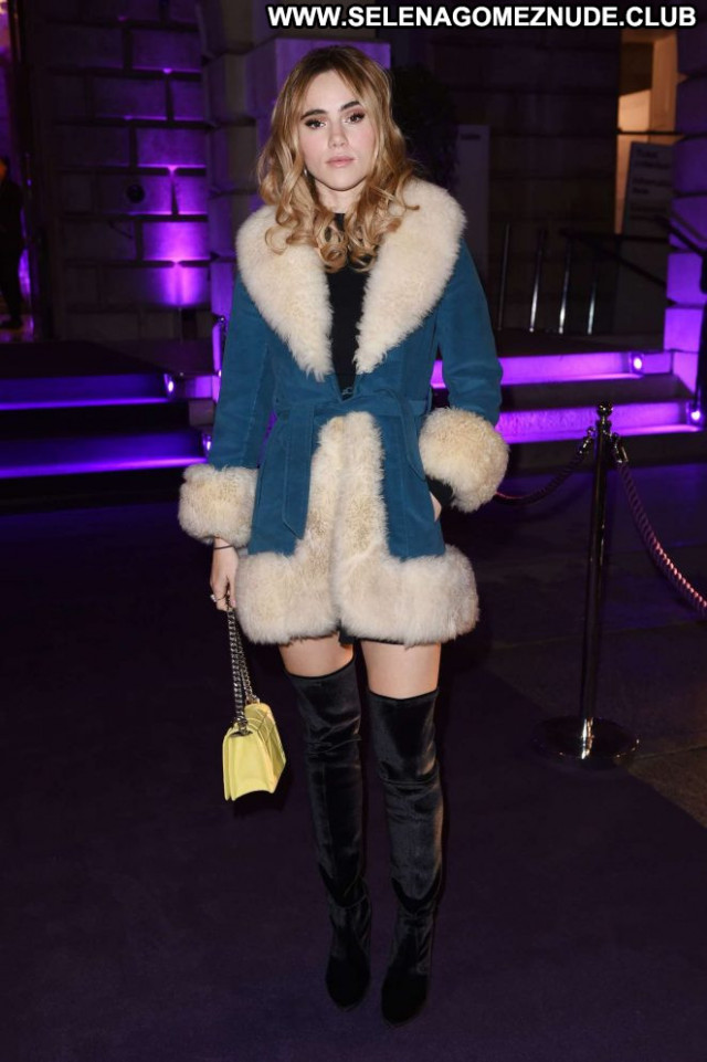 Suki Waterhouse No Source  Paparazzi Posing Hot Babe Beautiful