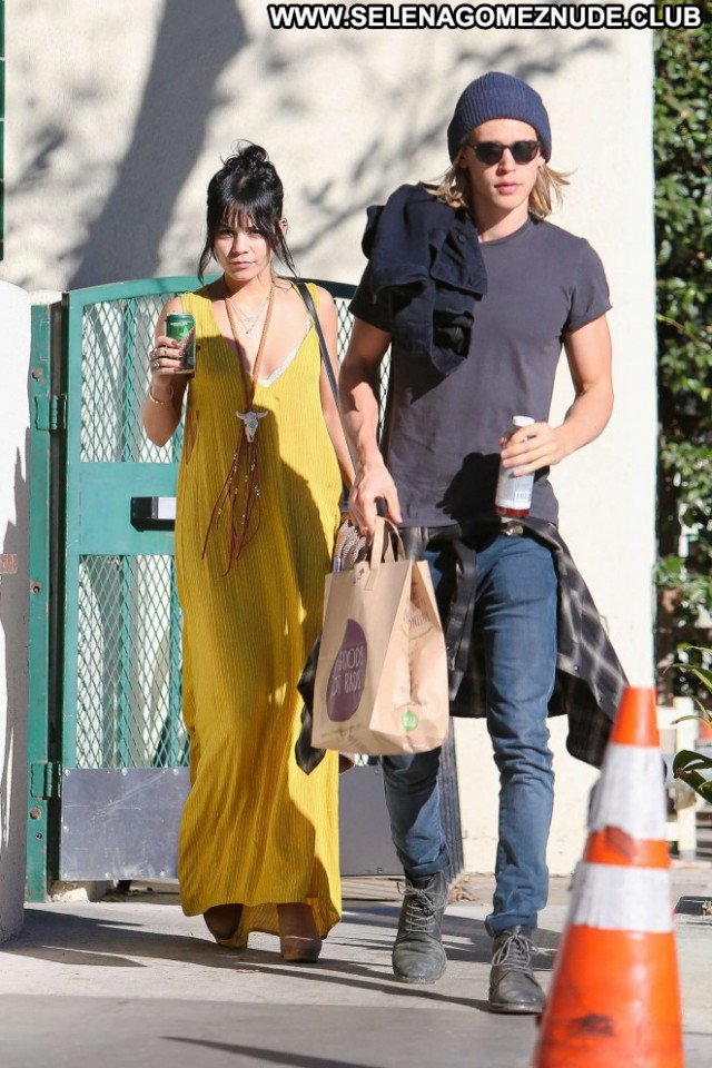 Vanessa Hudgens No Source Posing Hot Paparazzi Beautiful Celebrity
