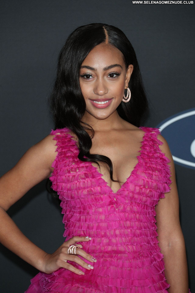 Lexi Underwood No Source  Sexy Posing Hot Beautiful Celebrity Babe